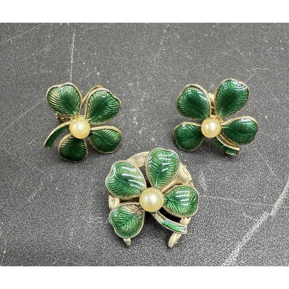 Vintage Green Enameled Shamrock Four-Leaf Clover Clip On Earrings And Pin Set